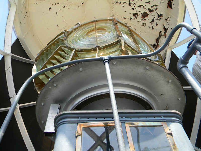 DF Fresnel lens  atop Pt. Vicente lighthouse.JPG - Fresnel lens atop Pt. Vicente Lighthouse